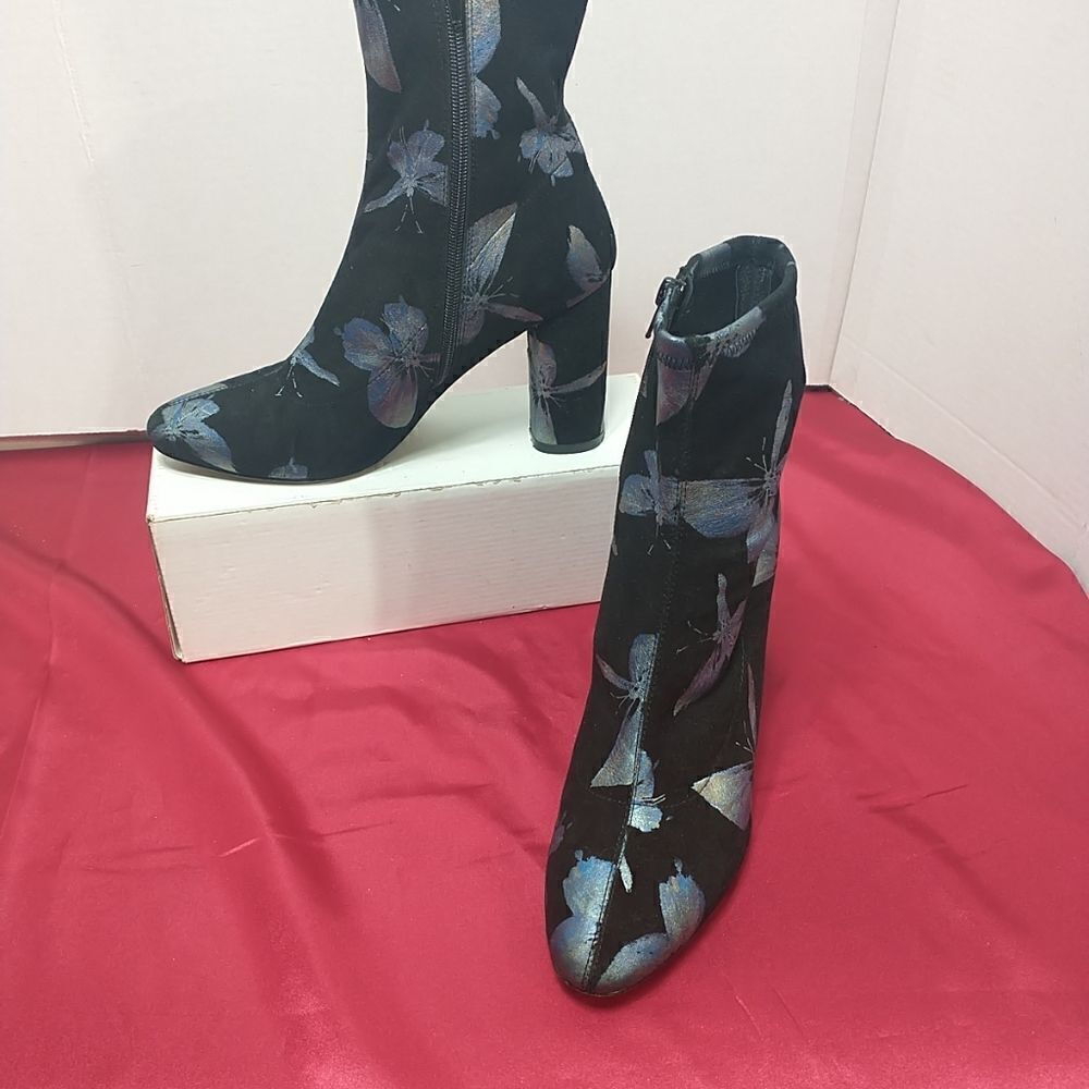 Cecelia New York Woman's SZ 10B Emmie Suede Lucite Heeled Booties